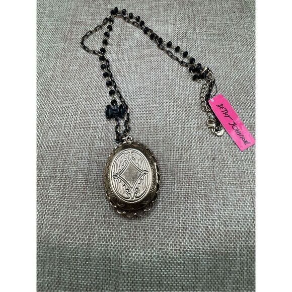 New Betsey Johnson Betsey Creep-show Dancing Skeleton Locket Necklace Rare Spook - Picture 6 of 13